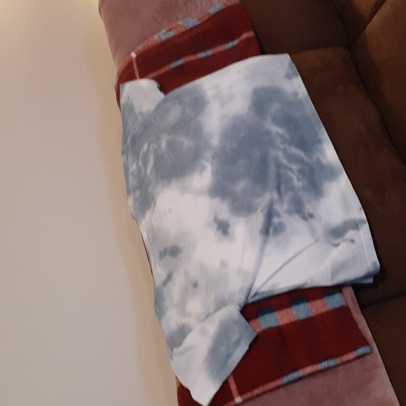 Top - Picture 2 of 4